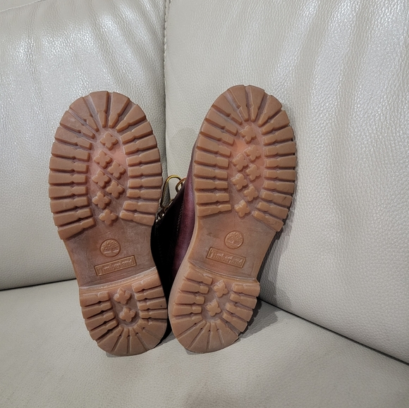 Big Boys Timberland boots, Size 4, Color  brown Like New - Picture 4 of 7